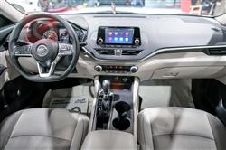 نيسان ألتيما